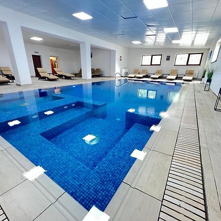 Hotel Class Brezoi Zewnętrze zdjęcie