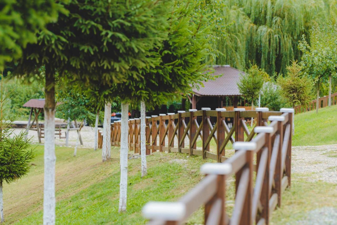 Hotel Class Brezoi Zewnętrze zdjęcie