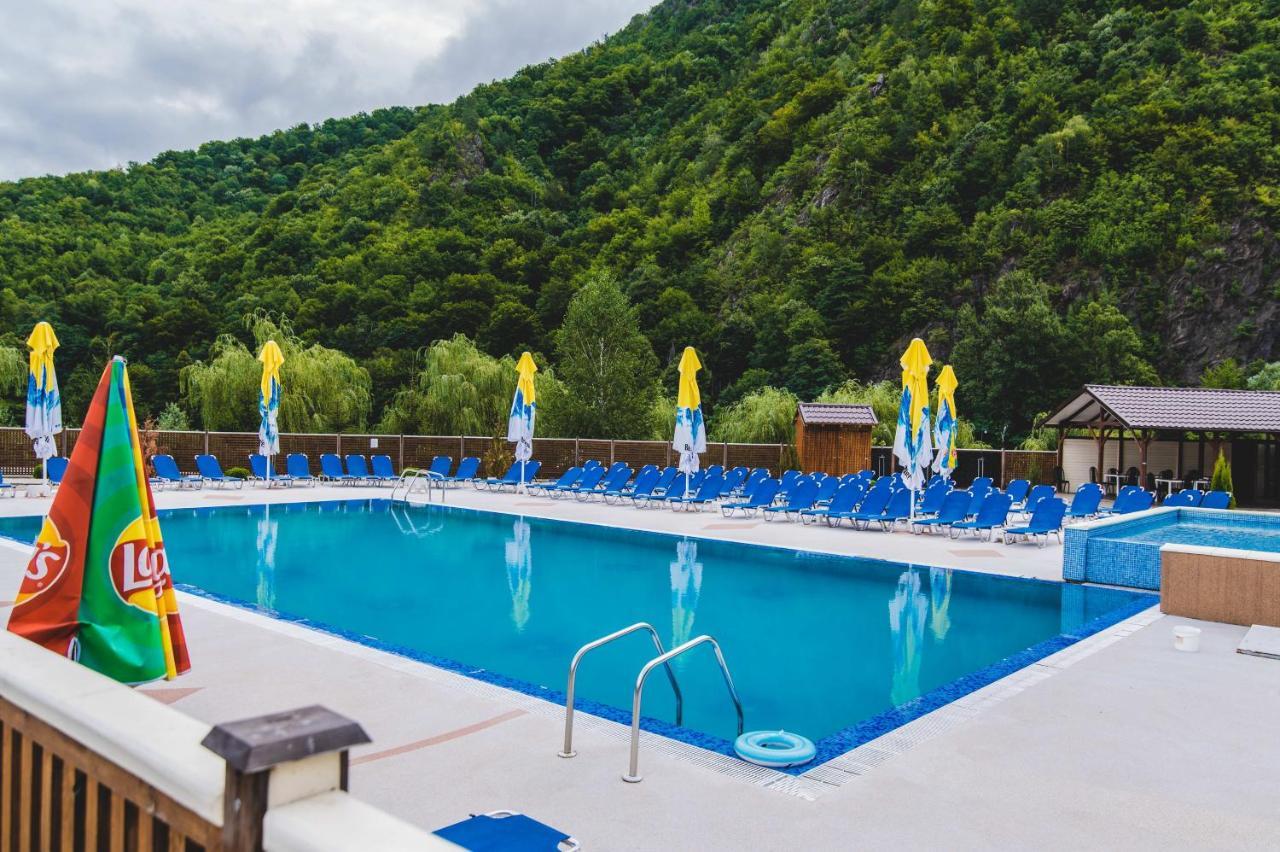 Hotel Class Brezoi Zewnętrze zdjęcie