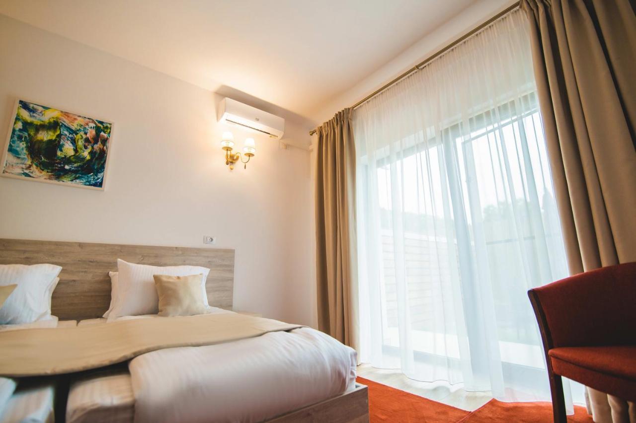 Hotel Class Brezoi Zewnętrze zdjęcie