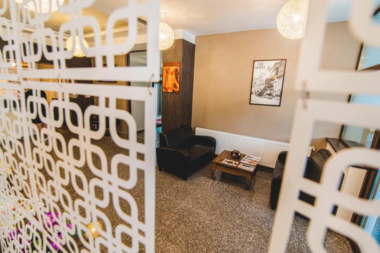 Hotel Class Brezoi Zewnętrze zdjęcie