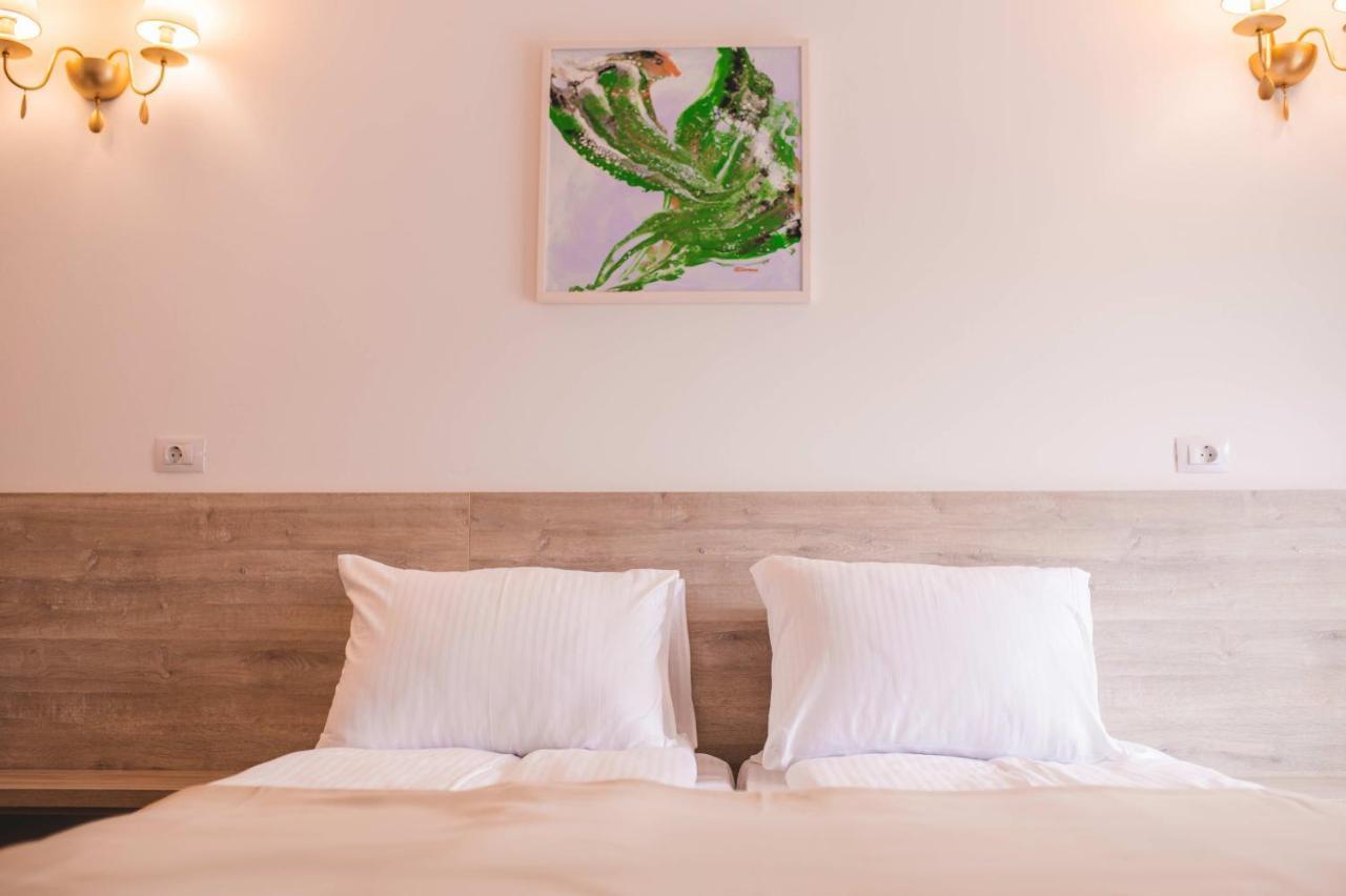 Hotel Class Brezoi Zewnętrze zdjęcie
