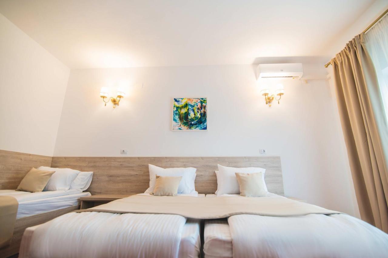Hotel Class Brezoi Zewnętrze zdjęcie