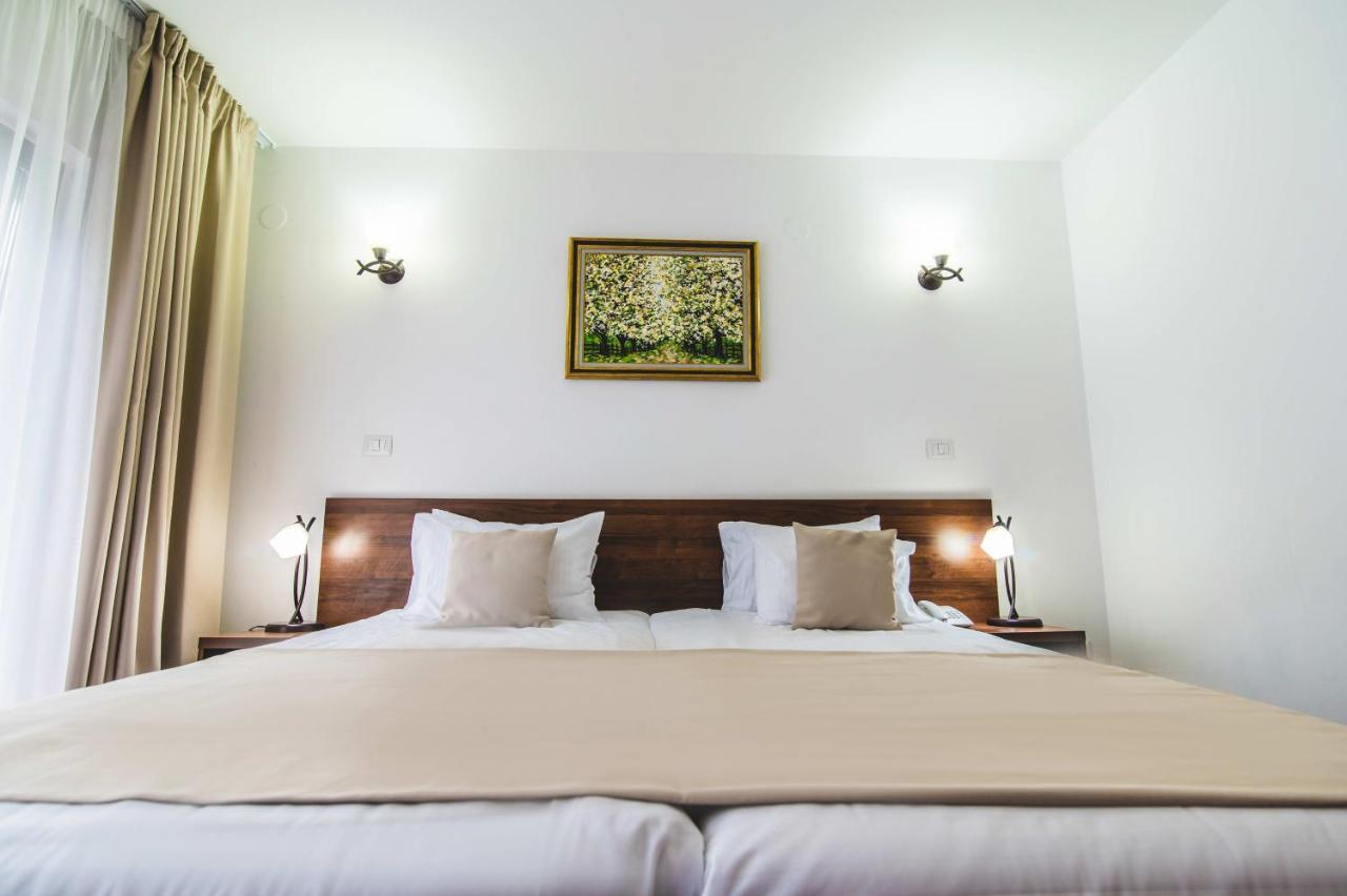 Hotel Class Brezoi Zewnętrze zdjęcie