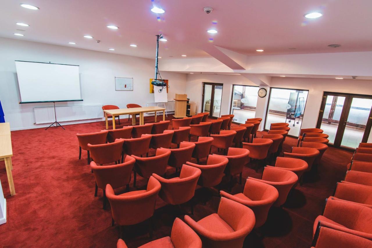 Hotel Class Brezoi Zewnętrze zdjęcie