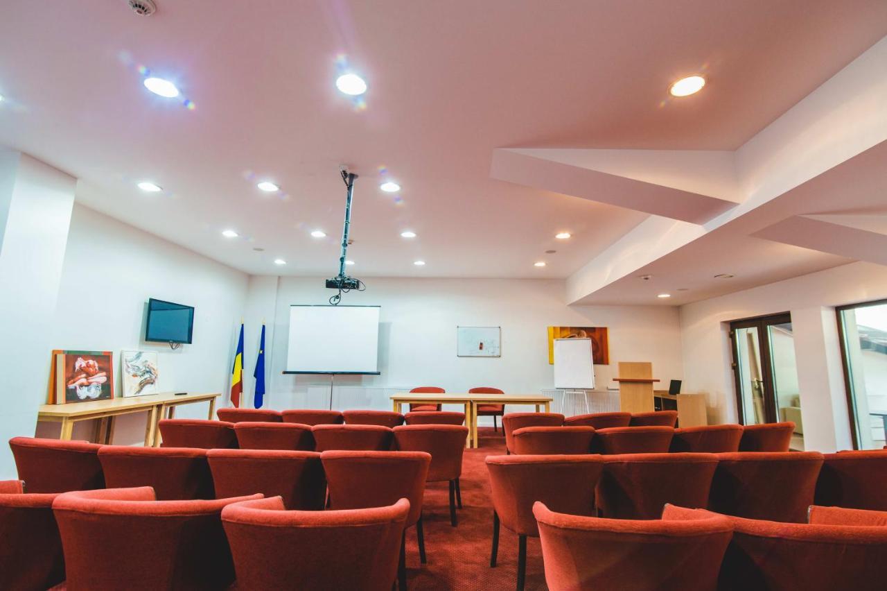 Hotel Class Brezoi Zewnętrze zdjęcie