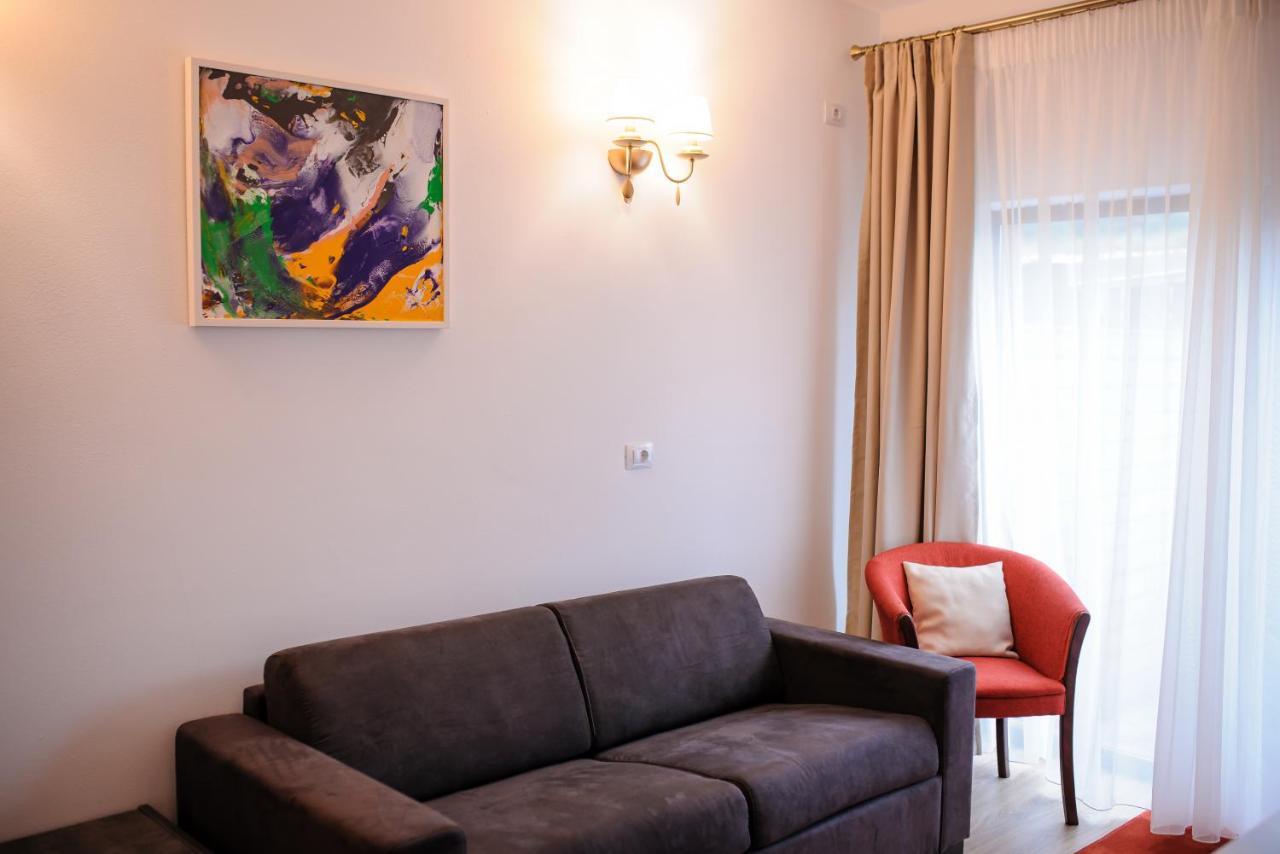 Hotel Class Brezoi Zewnętrze zdjęcie