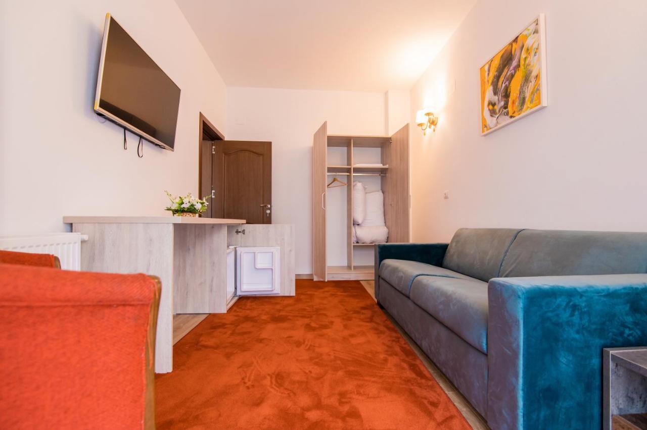 Hotel Class Brezoi Zewnętrze zdjęcie