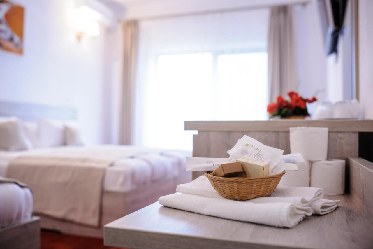 Hotel Class Brezoi Zewnętrze zdjęcie