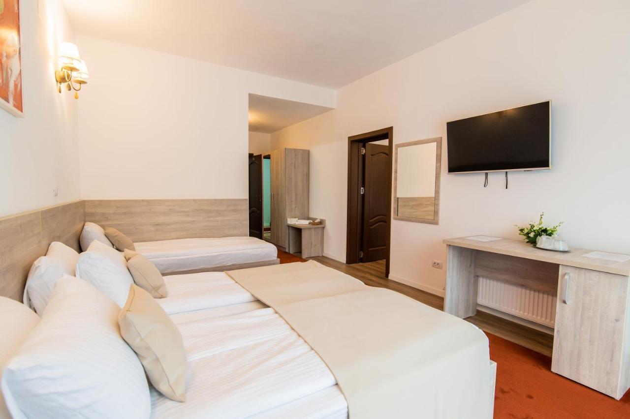 Hotel Class Brezoi Zewnętrze zdjęcie