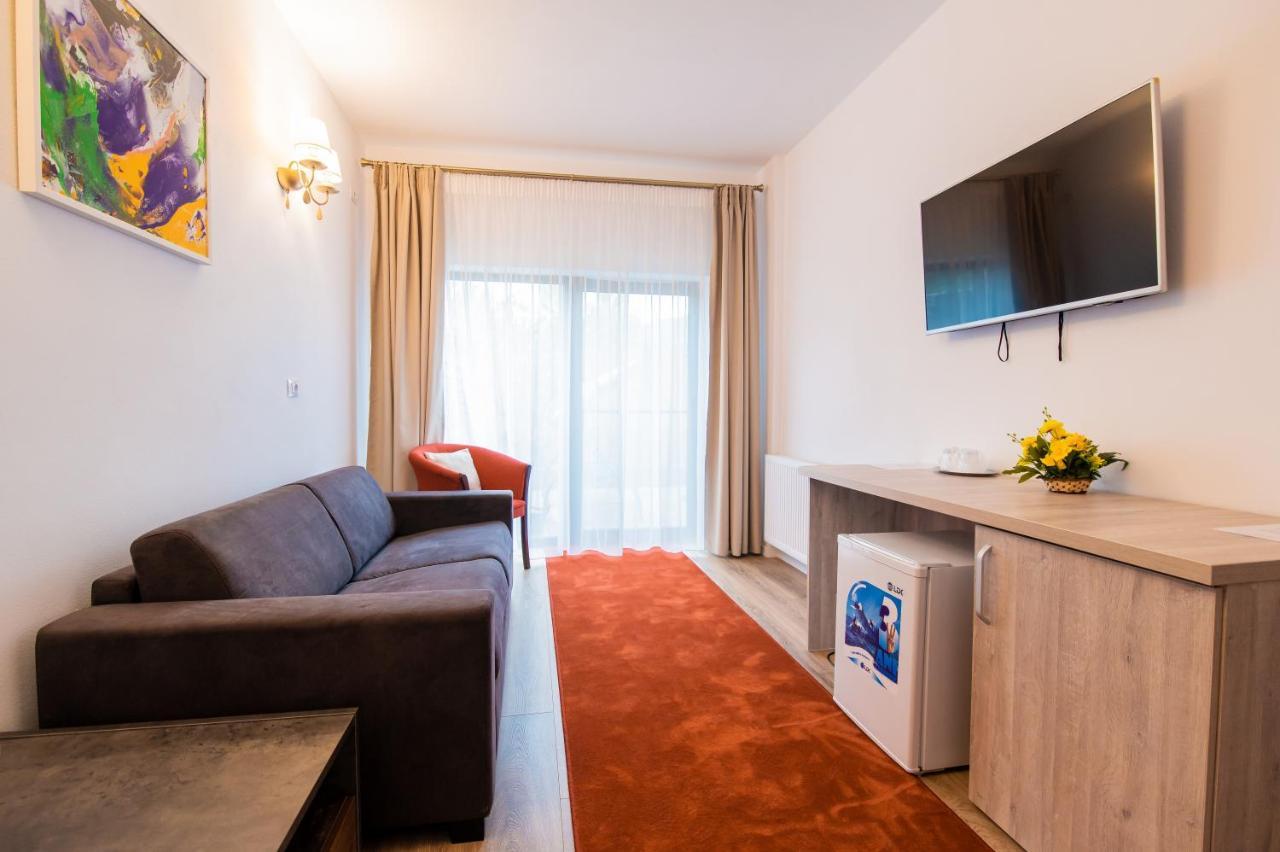 Hotel Class Brezoi Zewnętrze zdjęcie