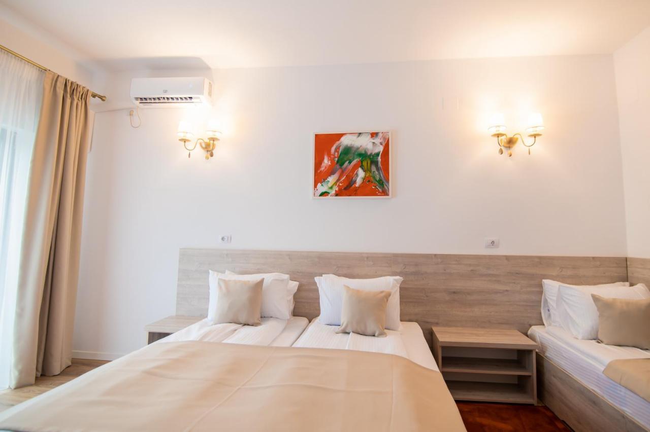 Hotel Class Brezoi Zewnętrze zdjęcie