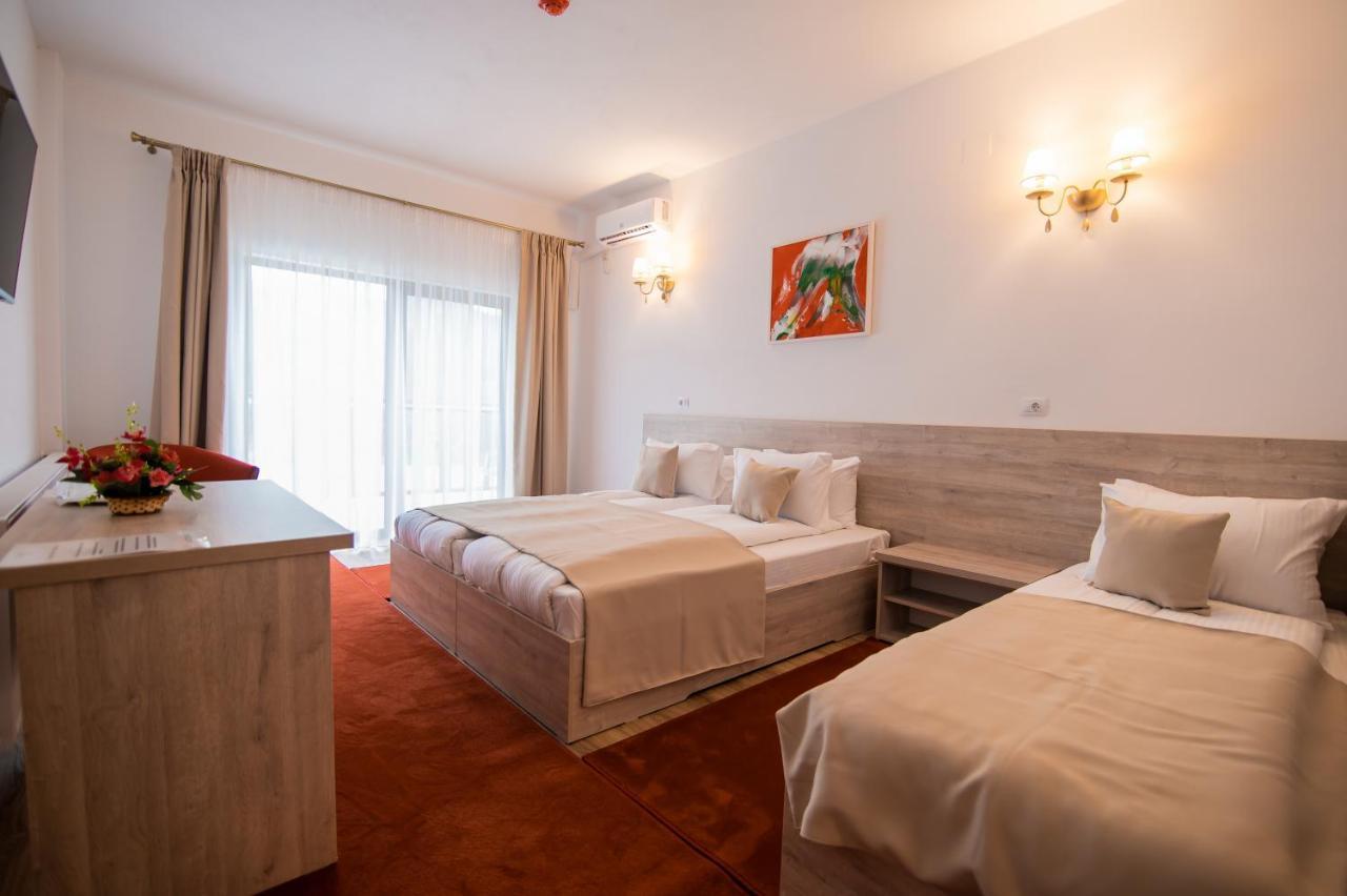 Hotel Class Brezoi Zewnętrze zdjęcie