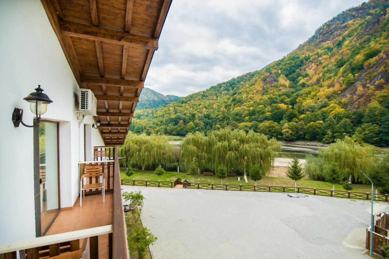Hotel Class Brezoi Zewnętrze zdjęcie