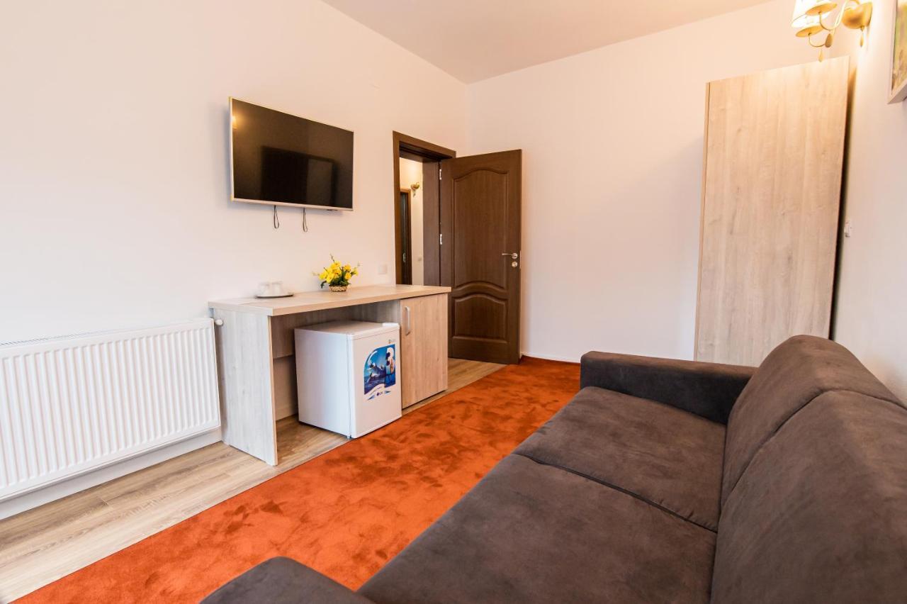 Hotel Class Brezoi Zewnętrze zdjęcie