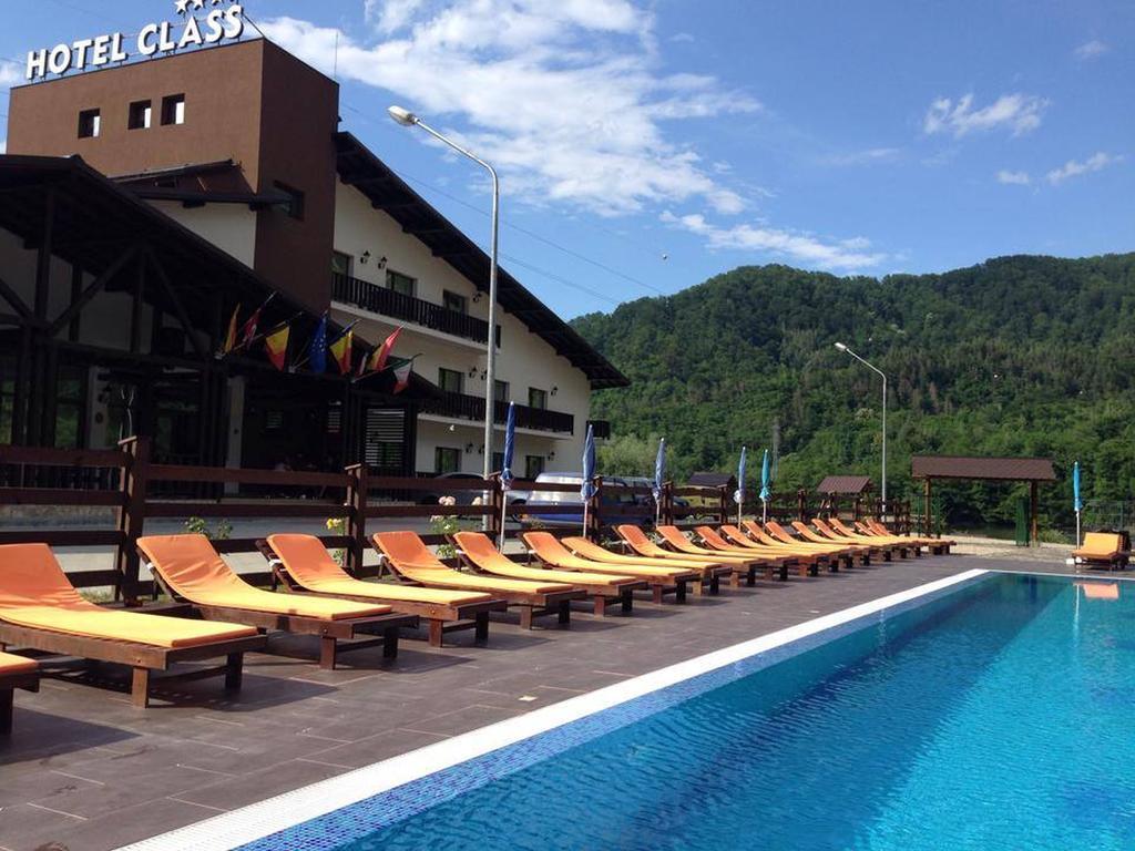 Hotel Class Brezoi Zewnętrze zdjęcie